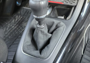 Alfa Romeo Giulietta Alcantara Gear Knob & Handbrake Gaiter Set, Black Stitch